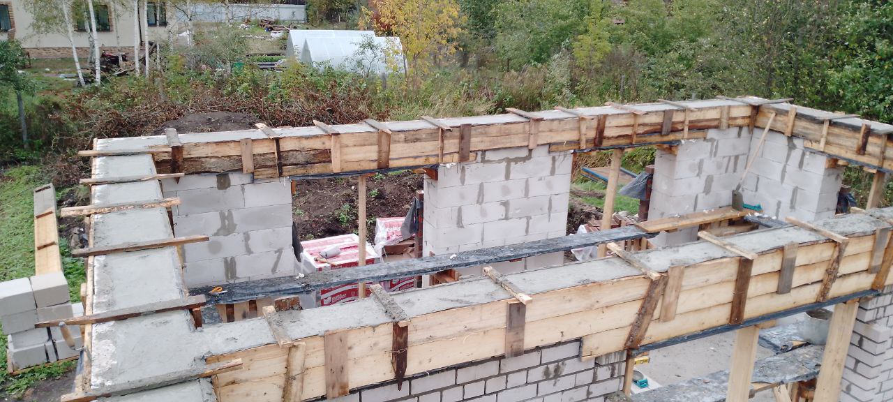 Бетонирование монолитного пояса  на объекте п.Новозавидовский