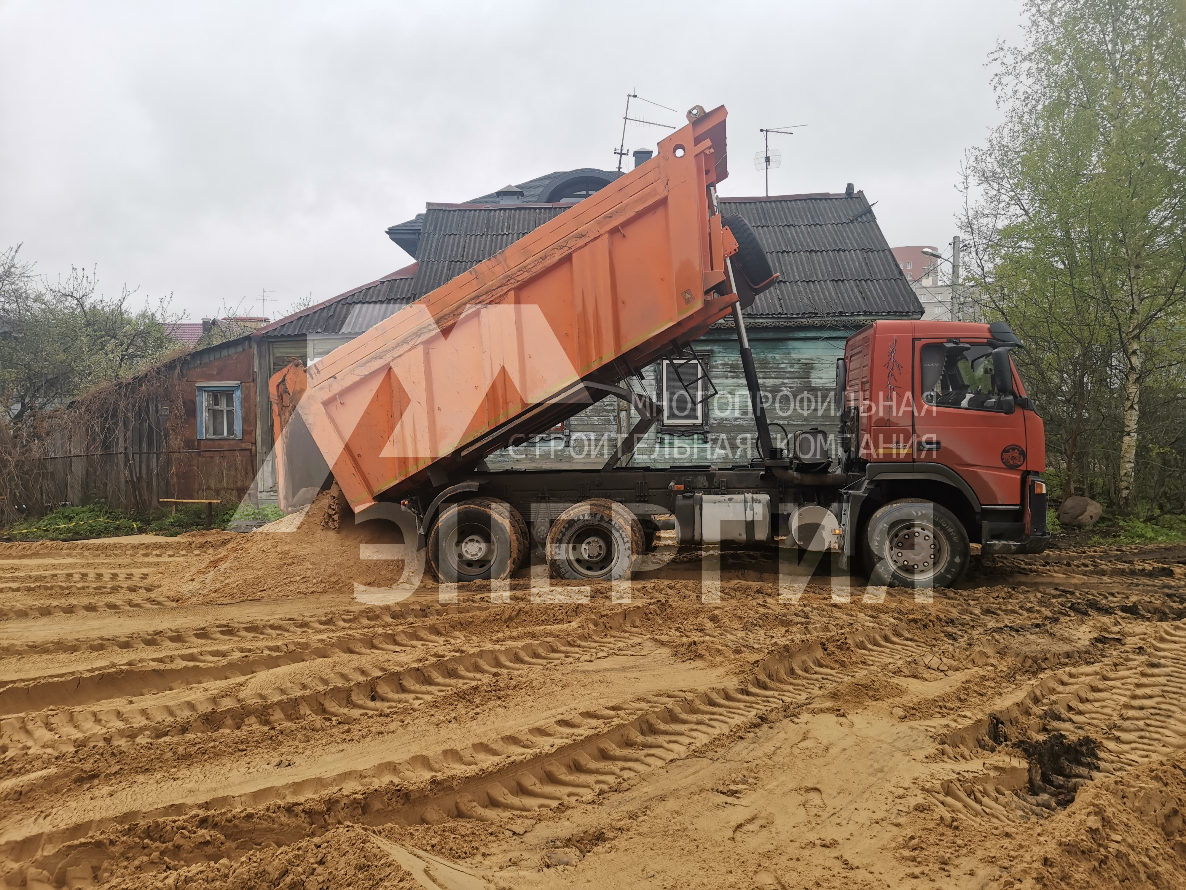 Засыпка свайного поля песком на объекте г.Тверь, ул.Пионерская