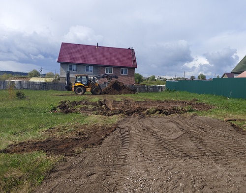 Разработка грунта под фундамент на объекте в д. Колесниково