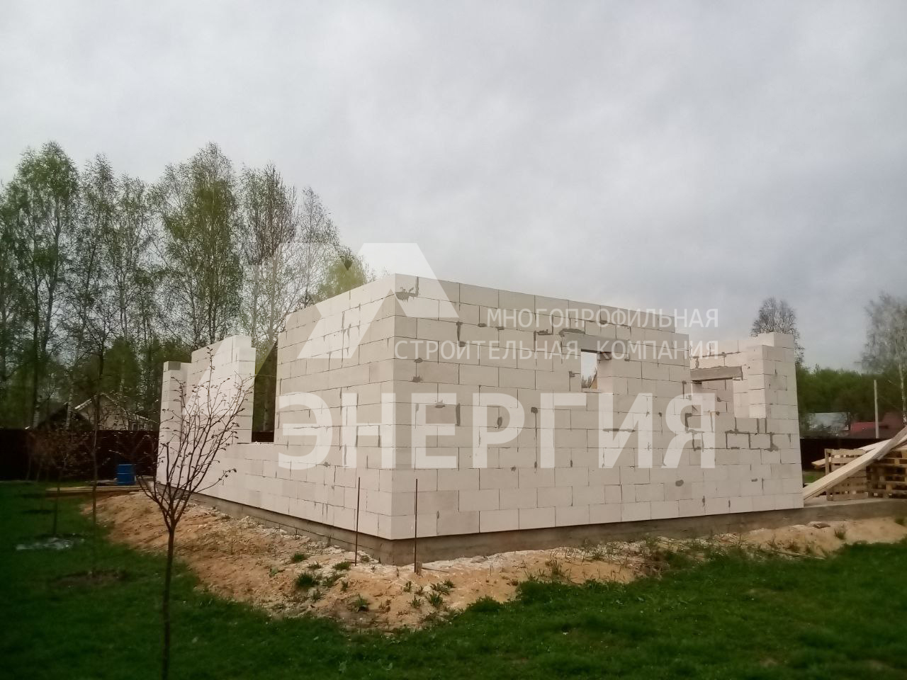 Кладка стен дома на объекте в д.Слобода