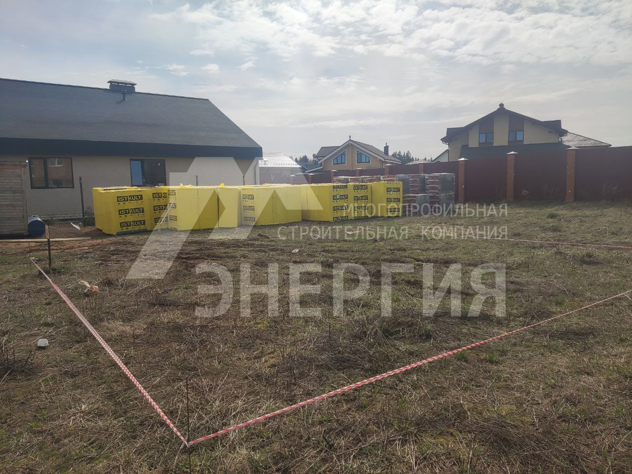 Разбивка осей на объекте в д.Дурыкино